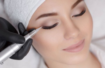 How Does Permanent Eyeliner Compare with Traditional Eyeliner