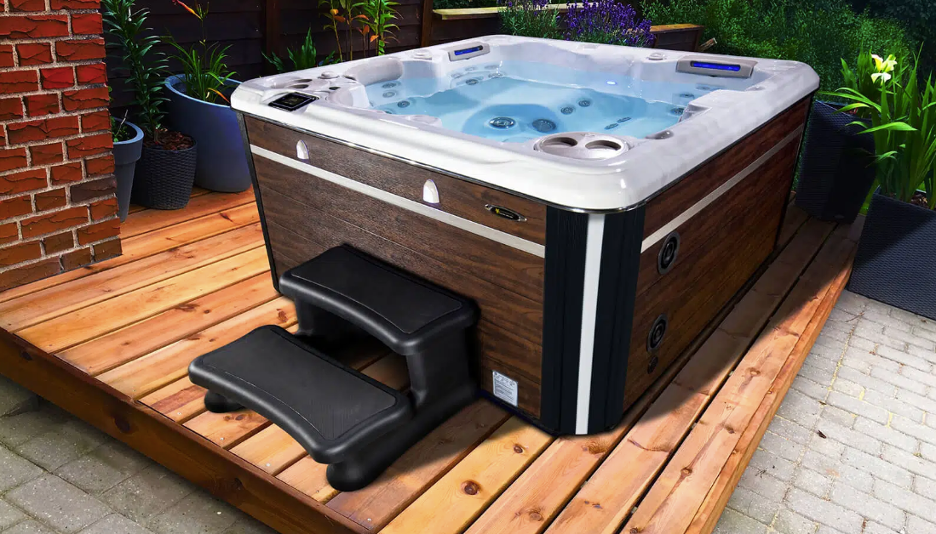 4-Person Hot Tub