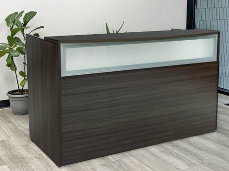 The Benefits of a Small Reception Desk for Small Offices